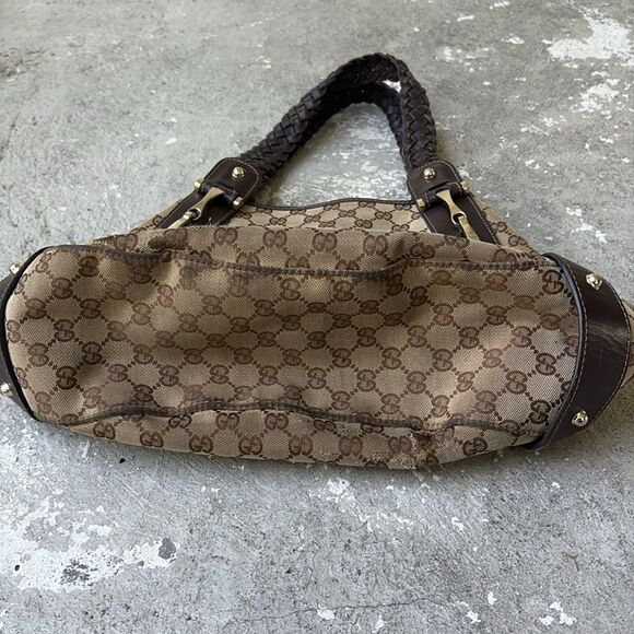 Gucci Pelham medium monogram bag - Picture 2 of 12